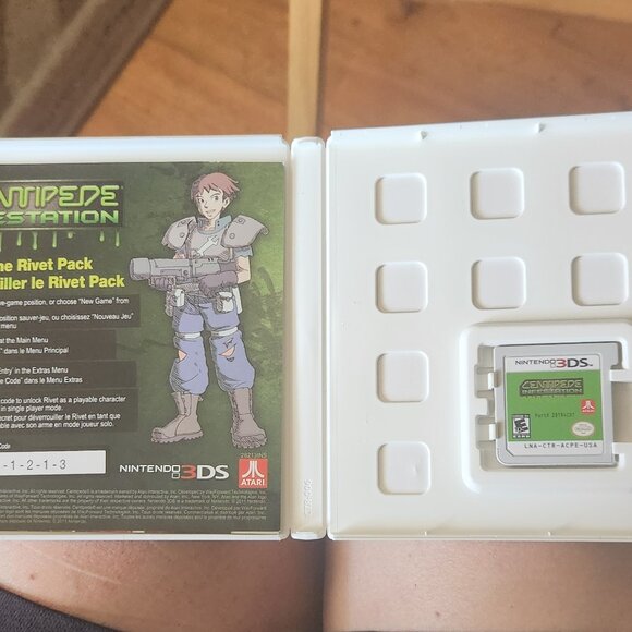 Nintendo 3DS Game with case and paperwork - Picture 3 of 3